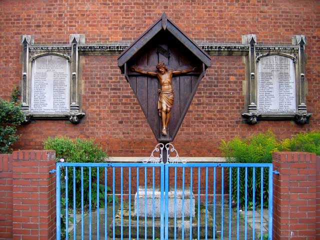 The War Memorial, - All Saints' Church, Bedford (Queen's Park)