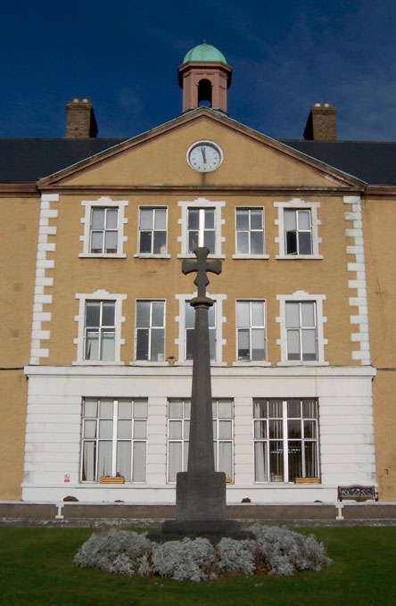 The War Memorial outside St. Mary's Hospital, Dublin (Eire)