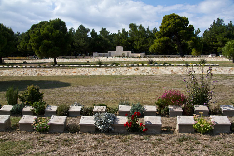 Twelve Tree Copse Cemetery (1)