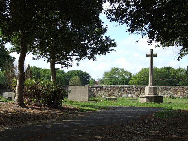 The Cross of Sacrifice and the Screen Wall (left) in the Cemetery, Bebington - Cheshire