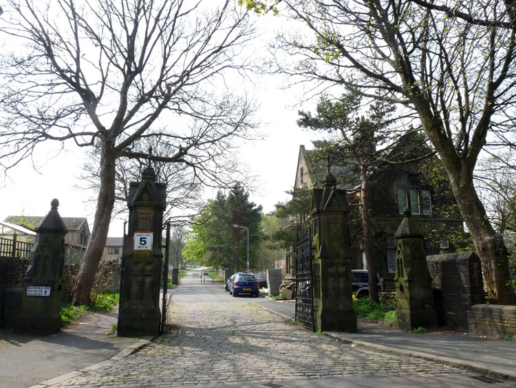 Bradford (Bowling) Cemetery Entrance