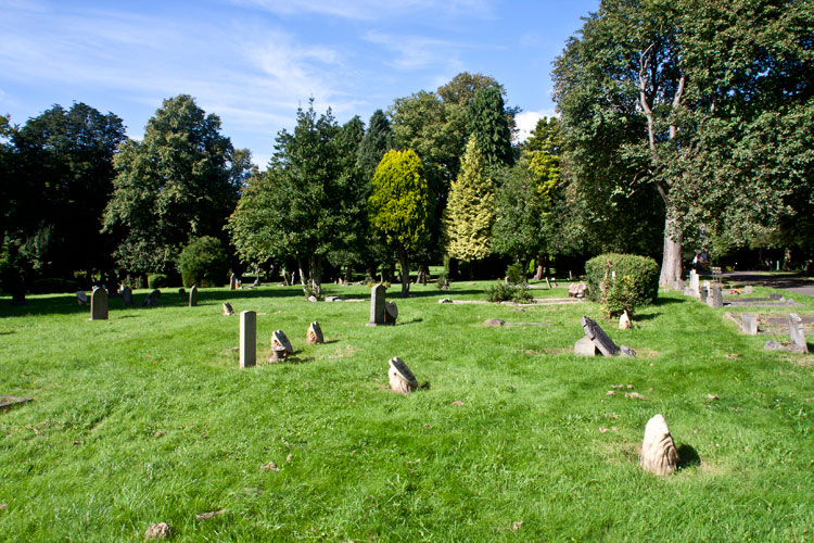 Private Reed's grave (extreme left) in the South Western part of the cemetery