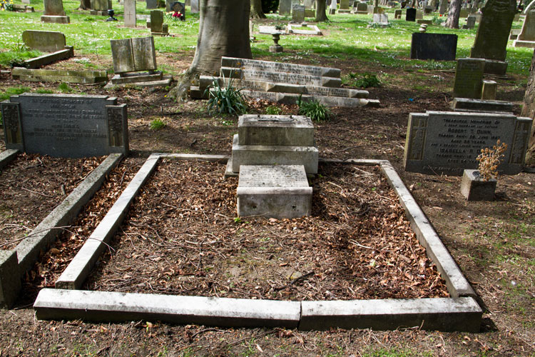 William Edward Charlton's grave in Eston Cemetery