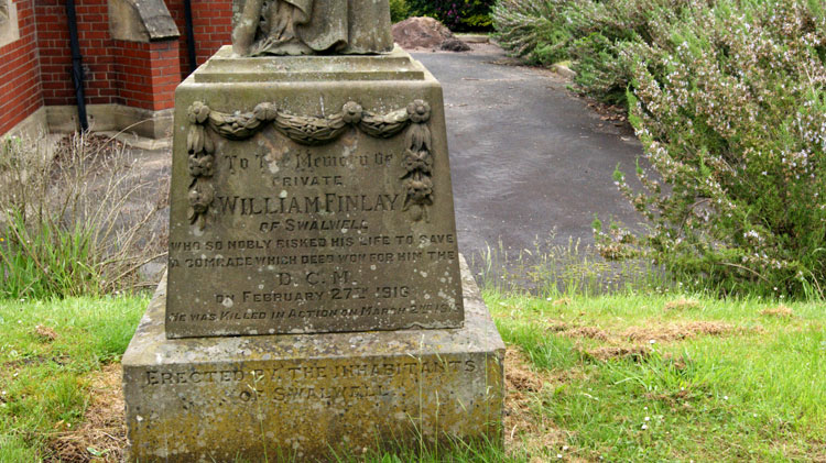 Whickham (Garden House) Cemetery, - the Memorial to Private William Finlay, DCM