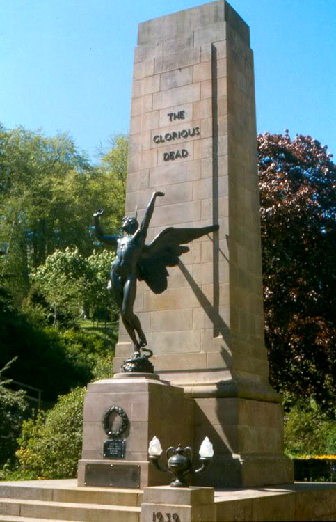 T he War Memorial for Hawick 