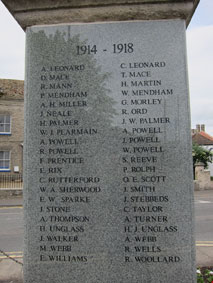 he War Memorial, Mildenhall (Suffolk)