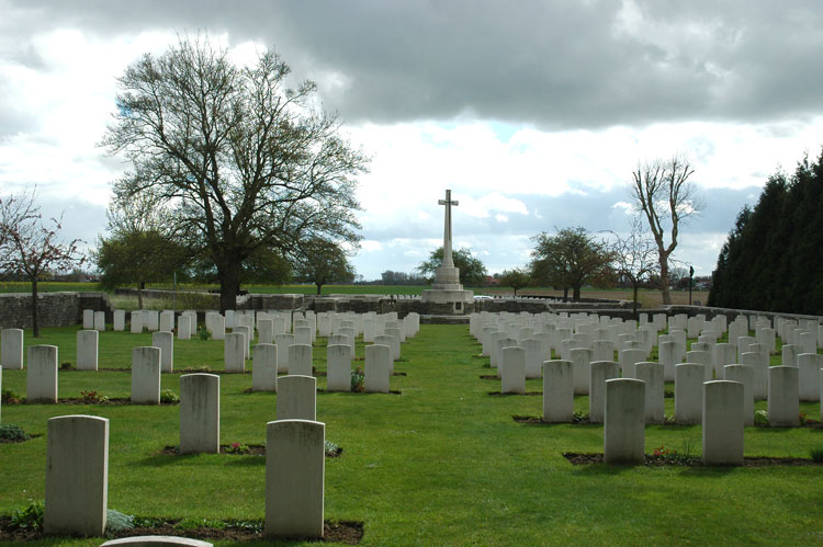 Anzac Cemetery, Sailly-Sur-La-Lys (3)