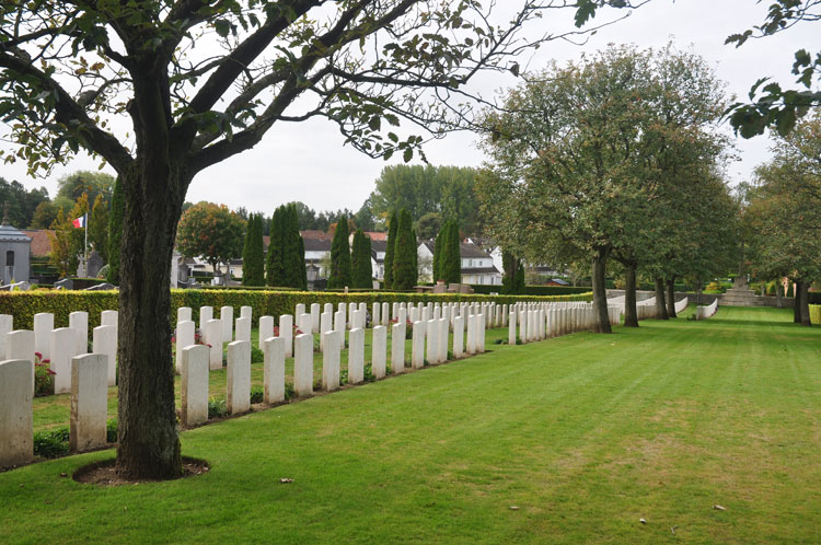 Avesnes-le-Comte Communal Cemetery Extension - 3