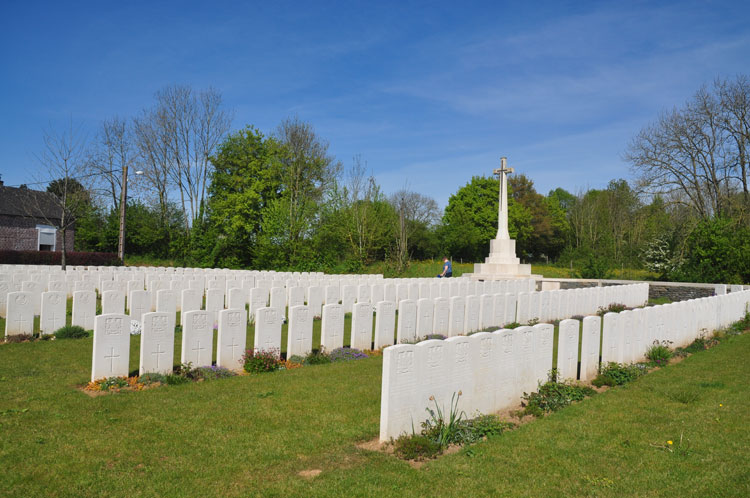 Beaurevoir British Cemetery (1)