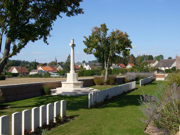 Beaurevoir Communal Cemetery British Extension (2)