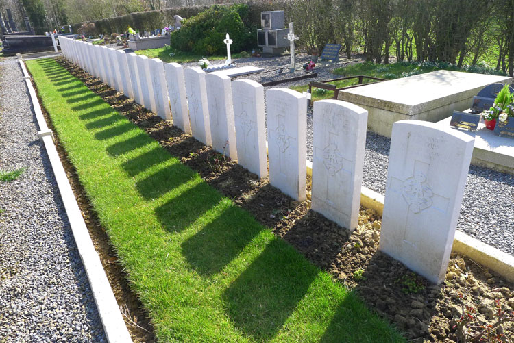Bettrechies Communal Cemetery (1)