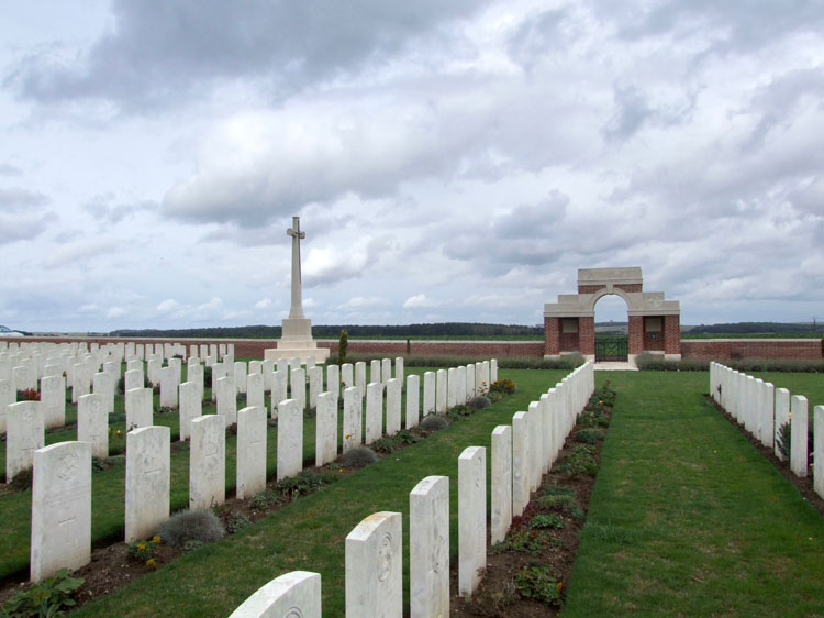 Bouzincourt Ridge Cemetery, Albert - 1