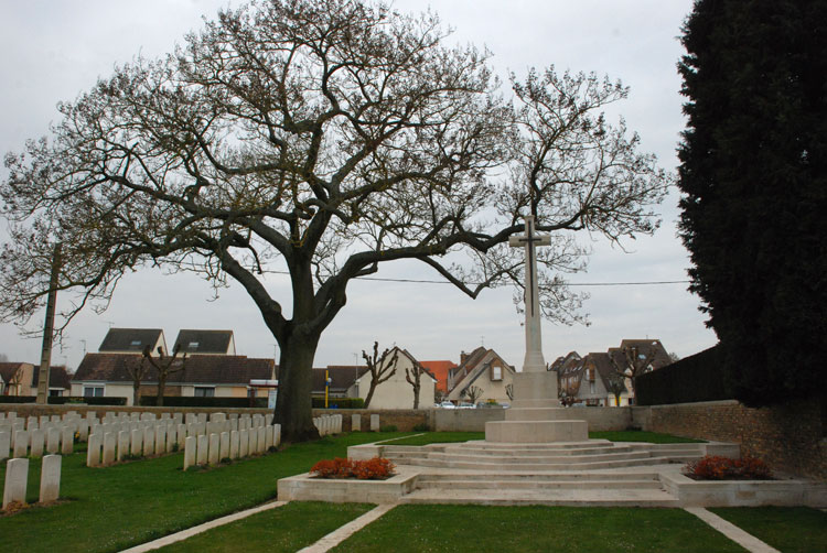 Chauny Communal Cemetery British Extension (2)