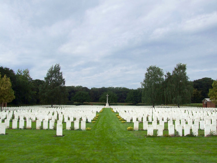 Dozinghem Military Cemetery, West-Vlaanderen (Belgium) - 1