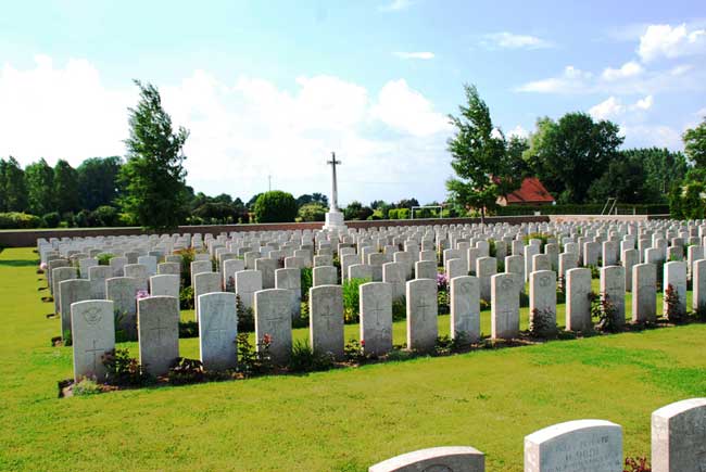 Dury Crucifix Cemetery, Pas de Calais (France)