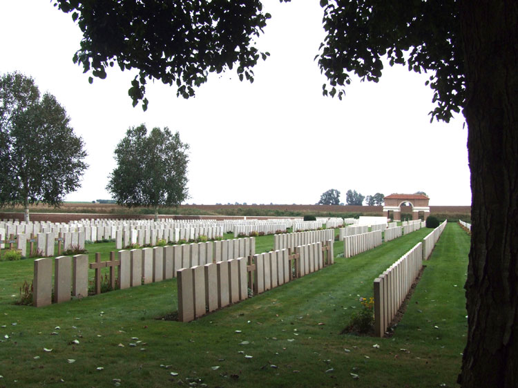 Grevillers British Cemetery (1)