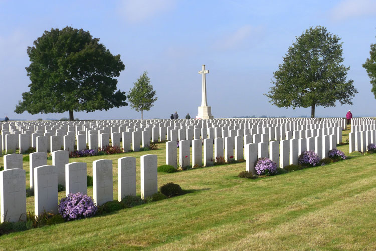 Guards Cemetery, Lesboeufs (1)