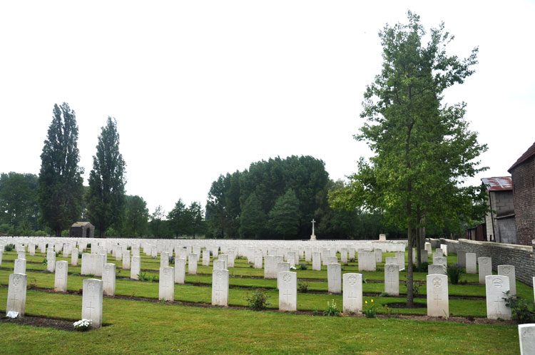 Guards Cemetery, Windy Corner (Cuinchy) - 1