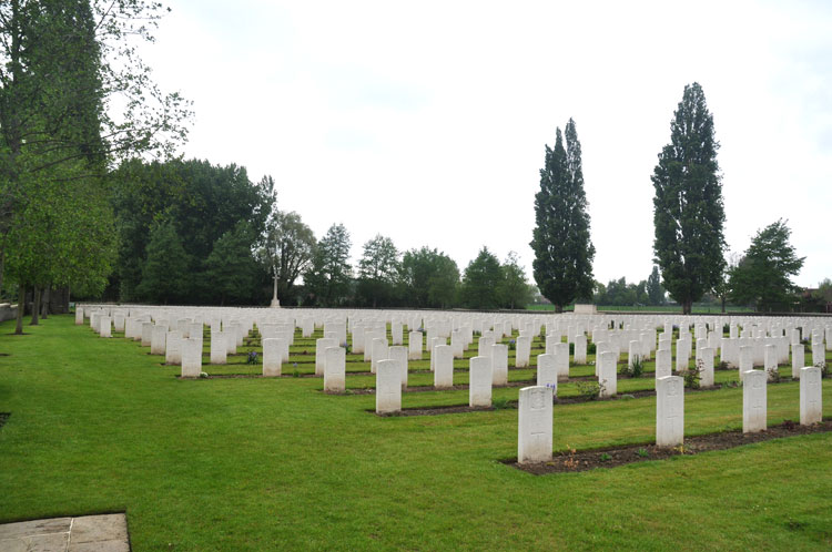 Guards Cemetery, Windy Corner (Cuinchy) - 2