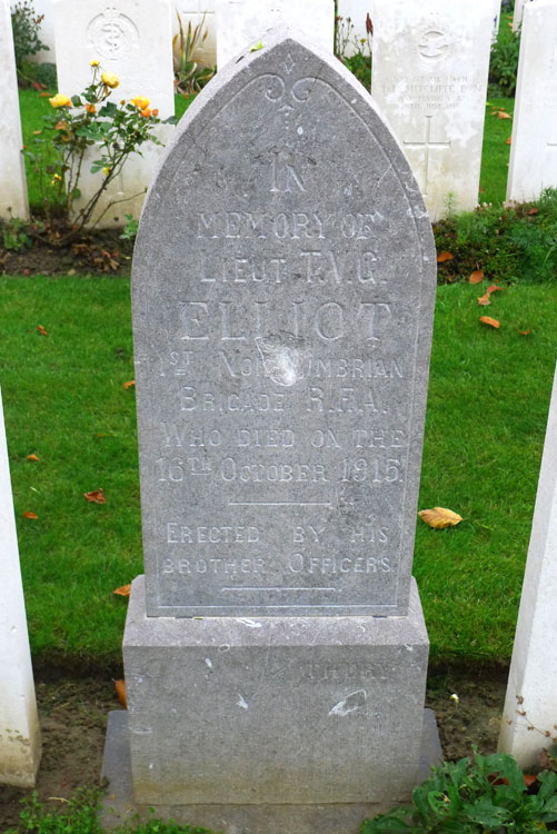 The Headstone for Lieutenant T V G Elliot, Royal Field Artillery