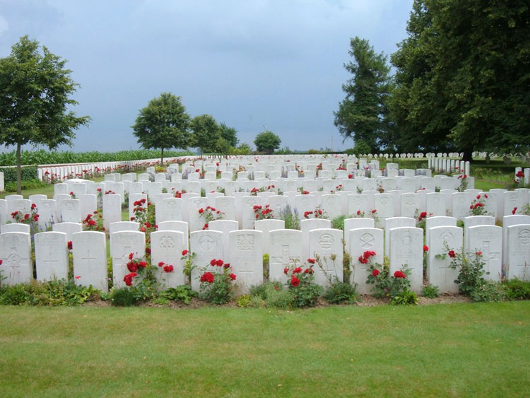 Le Cateau Military Cemetery (1)