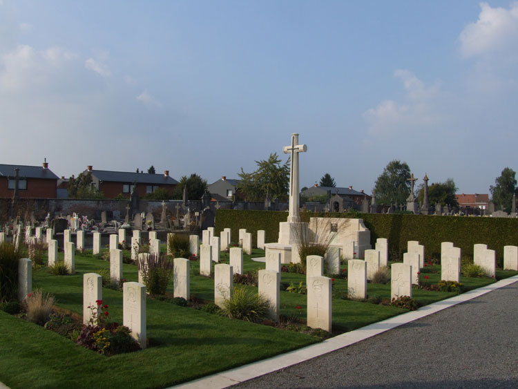 Leuze Communal Cemetery (1)