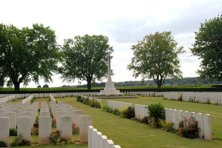 London British and Indian Cemetery, Longueval