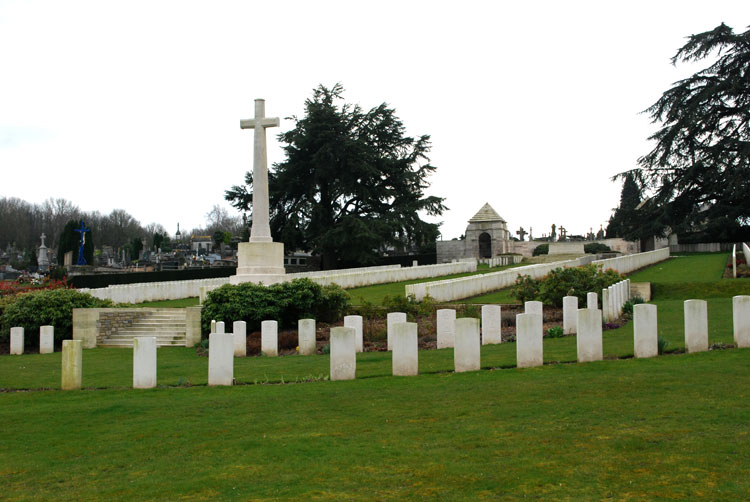 Longuenesse (St. Omer) Souvenir Cemetery (1)
