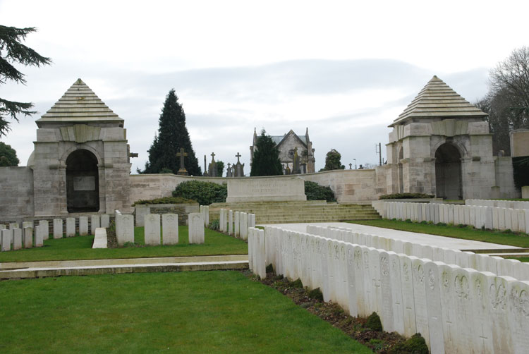 Longuenesse (St. Omer) Souvenir Cemetery (2)