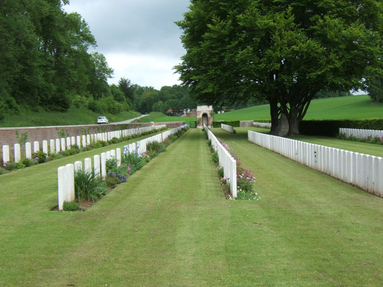 Norfolk Cemetery, Becordel-Becourt 