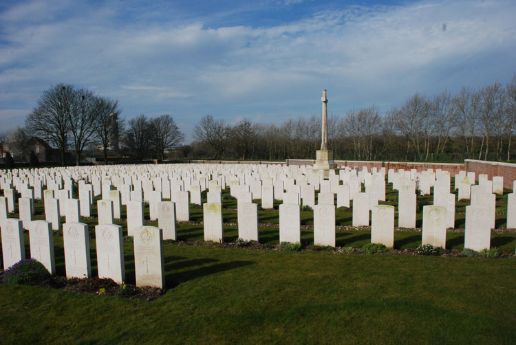 Philosophe British Cemetery, Mazingarbe(1)