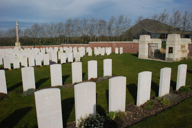 Philosophe British Cemetery, Mazingarbe(3)