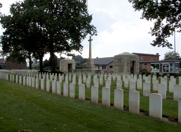 Poperinghe New Military Cemetery (1)