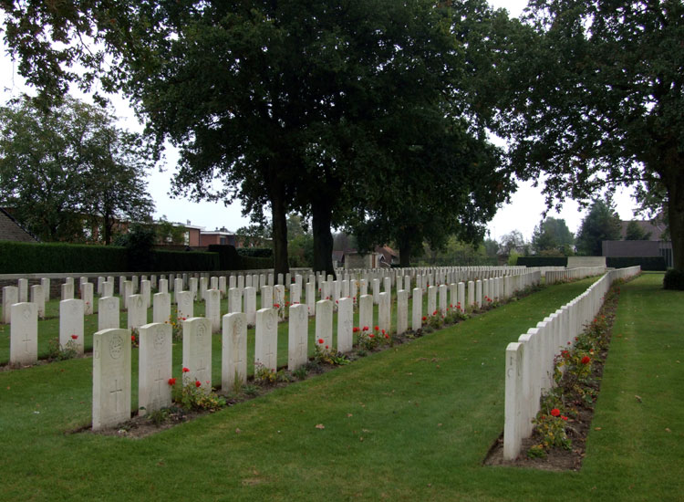 Poperinghe New Military Cemetery (2)