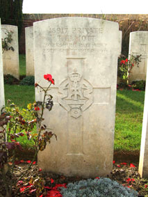 Private Thomas Elliott. 18917.
