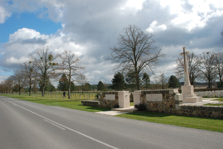 Sissonne British Cemetery (2)