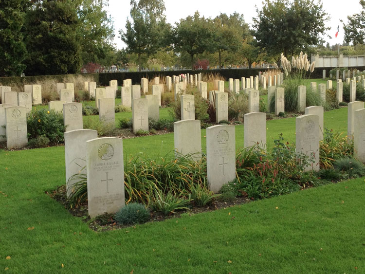 St. Sever Cemetery, Rouen - Commonwealth War Graves