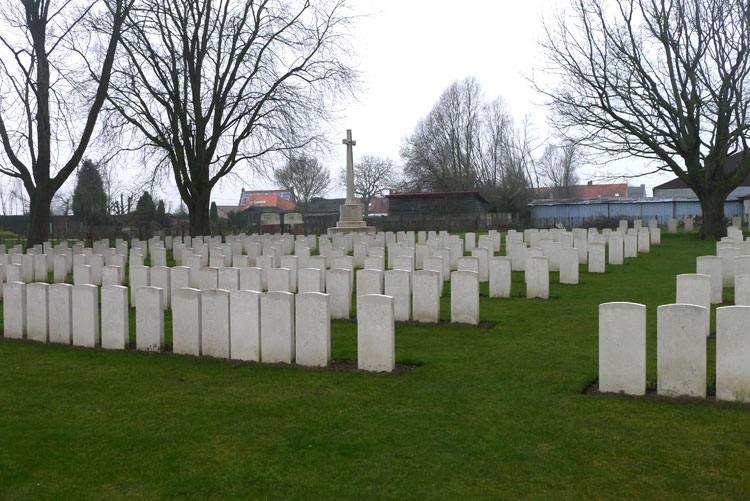 Vlamertinghe New Military Cemetery, West-Vlaanderen (Belgium) - 1