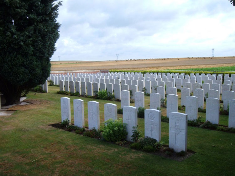 Wellington Cemetery, Rieux-en-Cambresis (2)