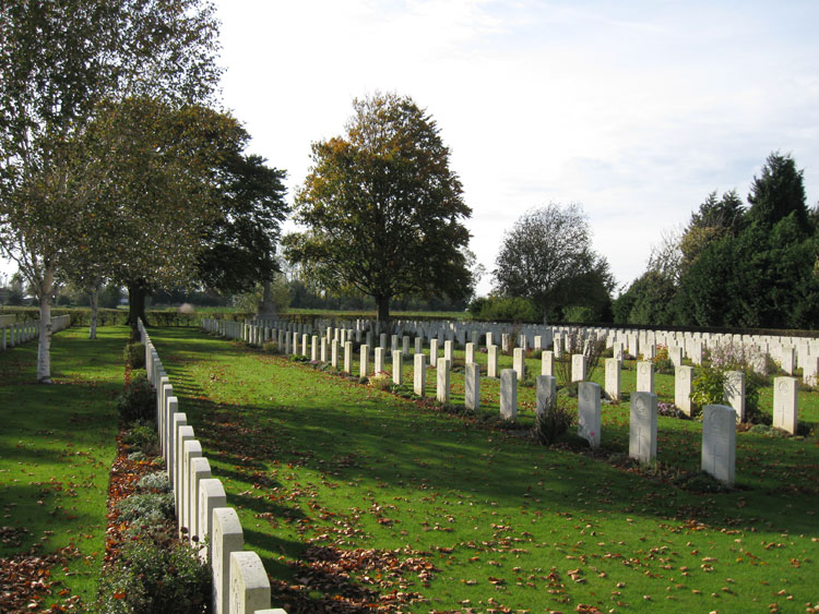 Y Farm Military Cemetery (1)