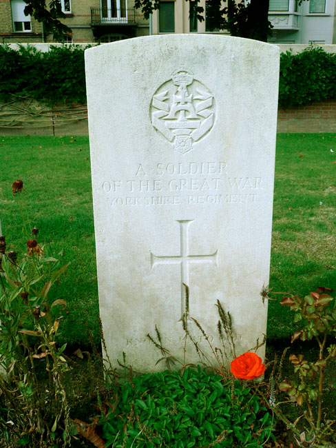 Grave of an Unknown Soldier of the Yorkshire Regiment, Ypres Reservoir Cemetery