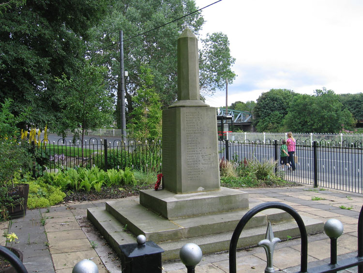 The Fatfield War Memorial in 2011, before the cross was restored.