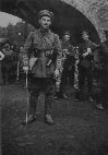LIeutenant E M Besley with the 8th Battalion troops on 26 August 1915 