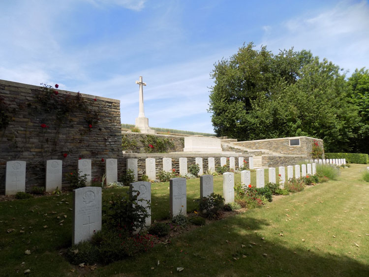 Bellacourt Military Cemetery, Riviere - 2